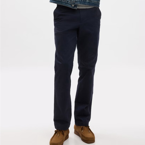 Modern Khakis in Straight Fit with GapFlex
30 x 32 L
Color - Navy - Picture 4 of 9